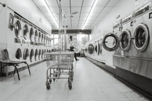 Pourquoi confier son linge à une laverie professionnelle ?